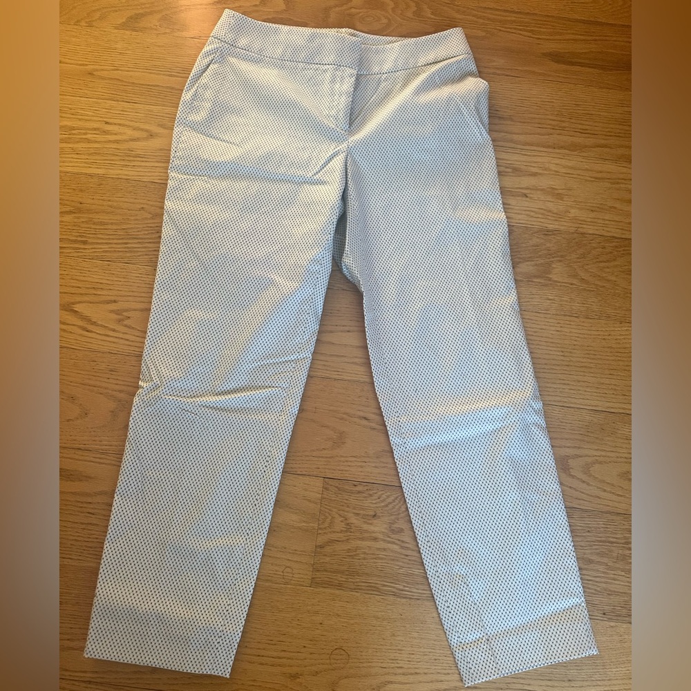 Stylish Women's capri pants size 4